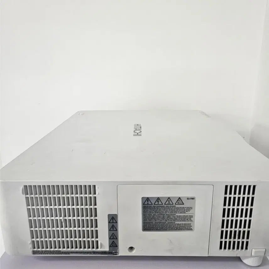 [BUNJANG] Hitachi CP-X8170 XGA Projector (7000 ANSI) / 히타치 CP-X8170 빔프로젝터 7,000안시 XGA