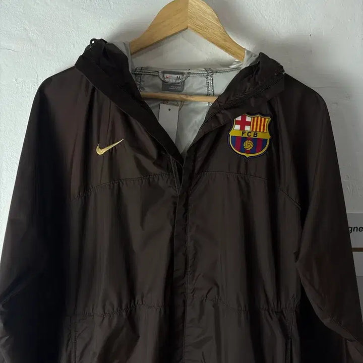 [BUNJANG] Nike Barcelona Choco Milk Windbreaker Jacket / 우주매물 나이키 바르셀로나 초코우유 바람막이