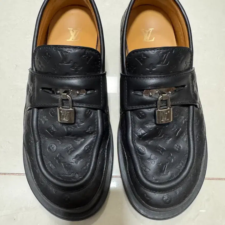 [SOLD OUT] 루이비통 로퍼 블랙 7사이즈(270추천)