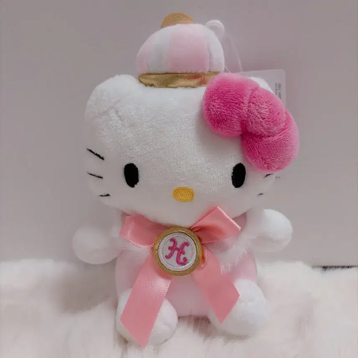 [BUNJANG] Sanrio Hello Kitty Doll Pink Ribbon Crown / 산리오 헬로키티 인형 핑크 리본 왕관