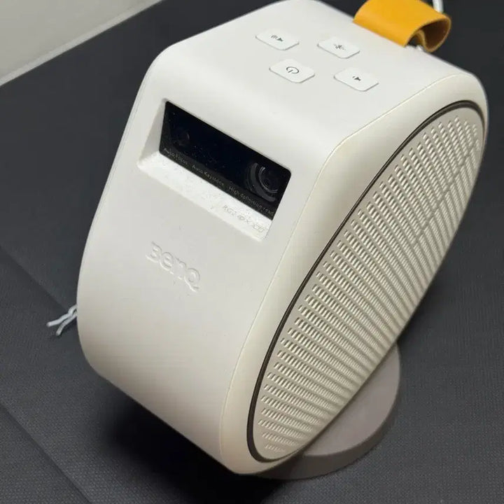 [BUNJANG] BenQ GV30 Projector + Google Chromecast 3 / 벤큐 GV30 빔프로젝터 + 구글 크롬캐스트 3