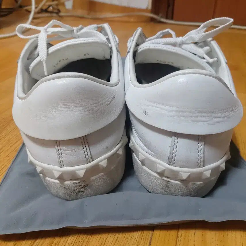 [BUNJANG] Valentino Garavani Sneakers / 발렌티노 가라바니 스니커즈