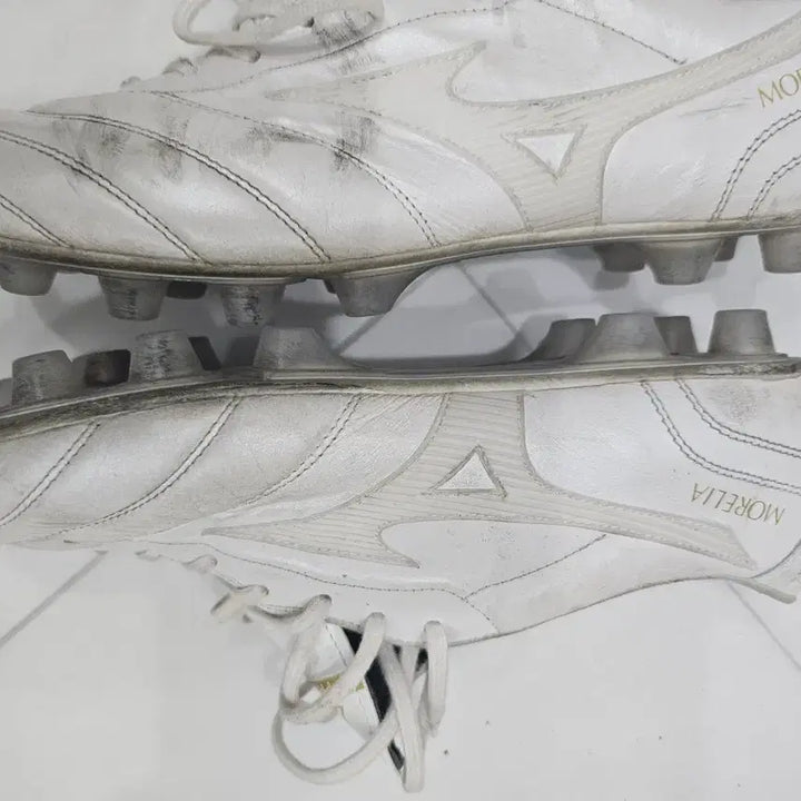 [BUNJANG] Mizuno Morelia 40th Anniversary Limited Edition MG Football Boots / 미즈노 축구화 모렐리아 40주년 한정판MG