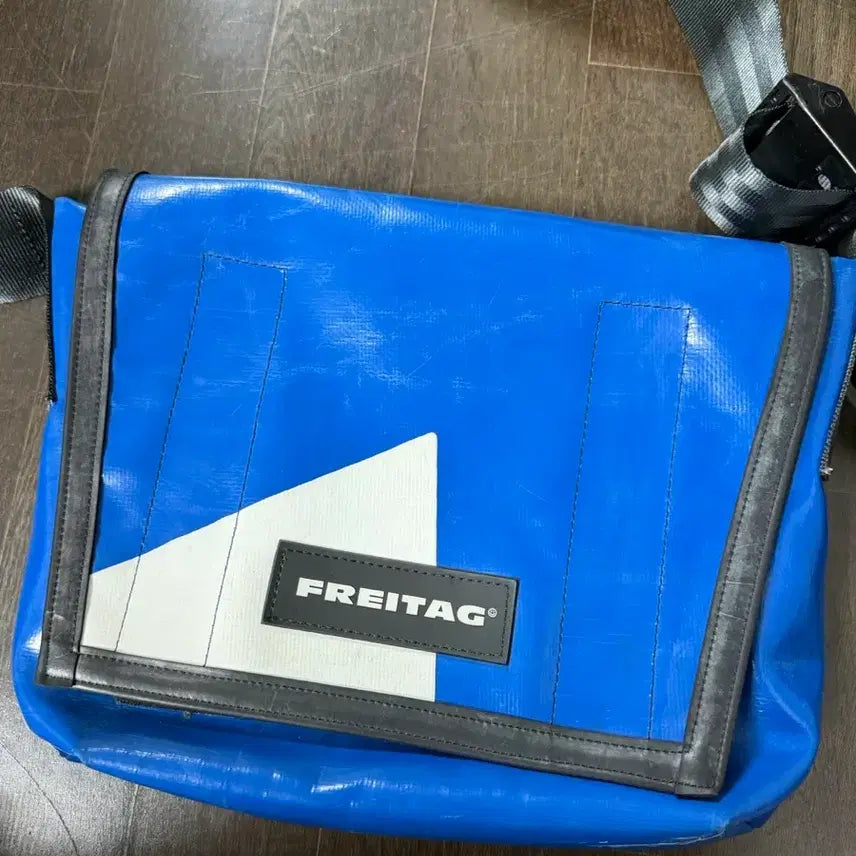 [BUNJANG] Freitag Ramsay Bag Blue &amp; White / 프라이탁 라씨 블루앤화이트
