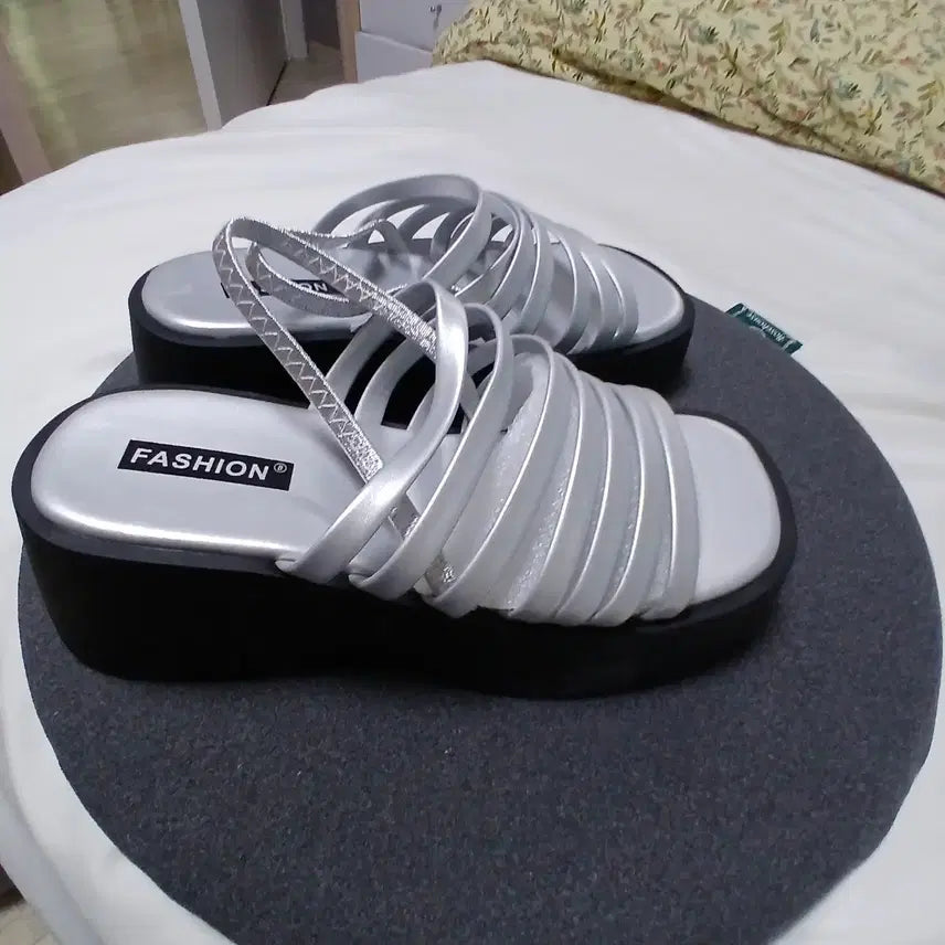 [BUNJANG] Fashion Platform Sandals Silver Size 240 / 패션 플랫폼 샌들 실버 240  새상품