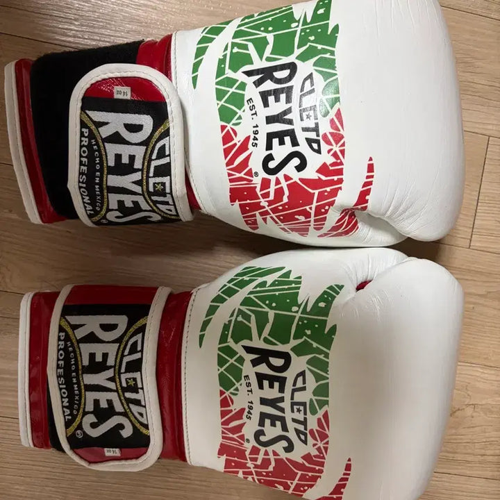 [BUNJANG] Reyes 14oz Velcro Boxing Gloves / 레예스 14온스 벨크로