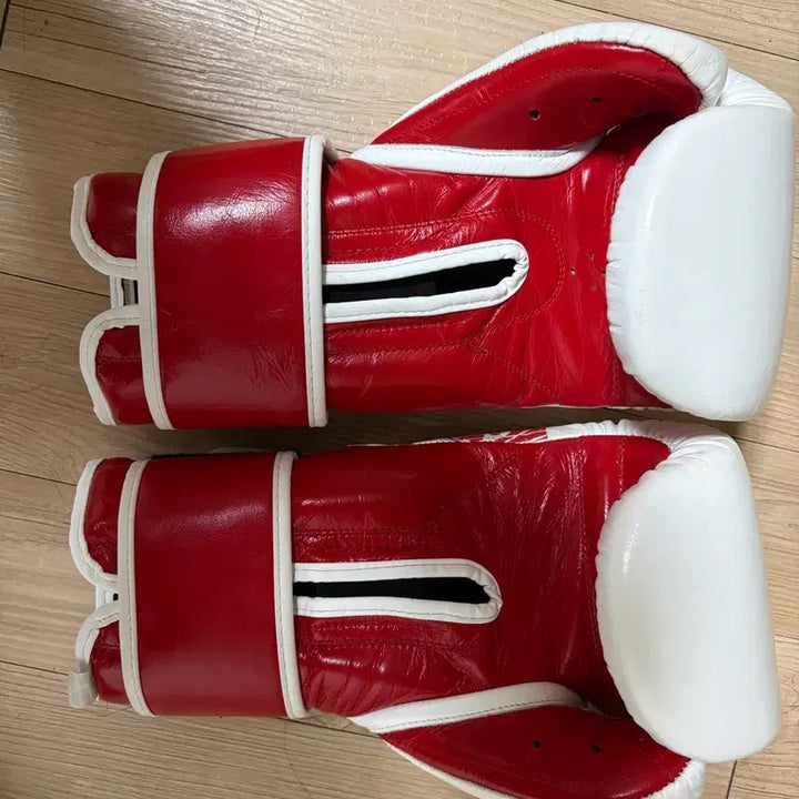 [BUNJANG] Reyes 14oz Velcro Boxing Gloves / 레예스 14온스 벨크로