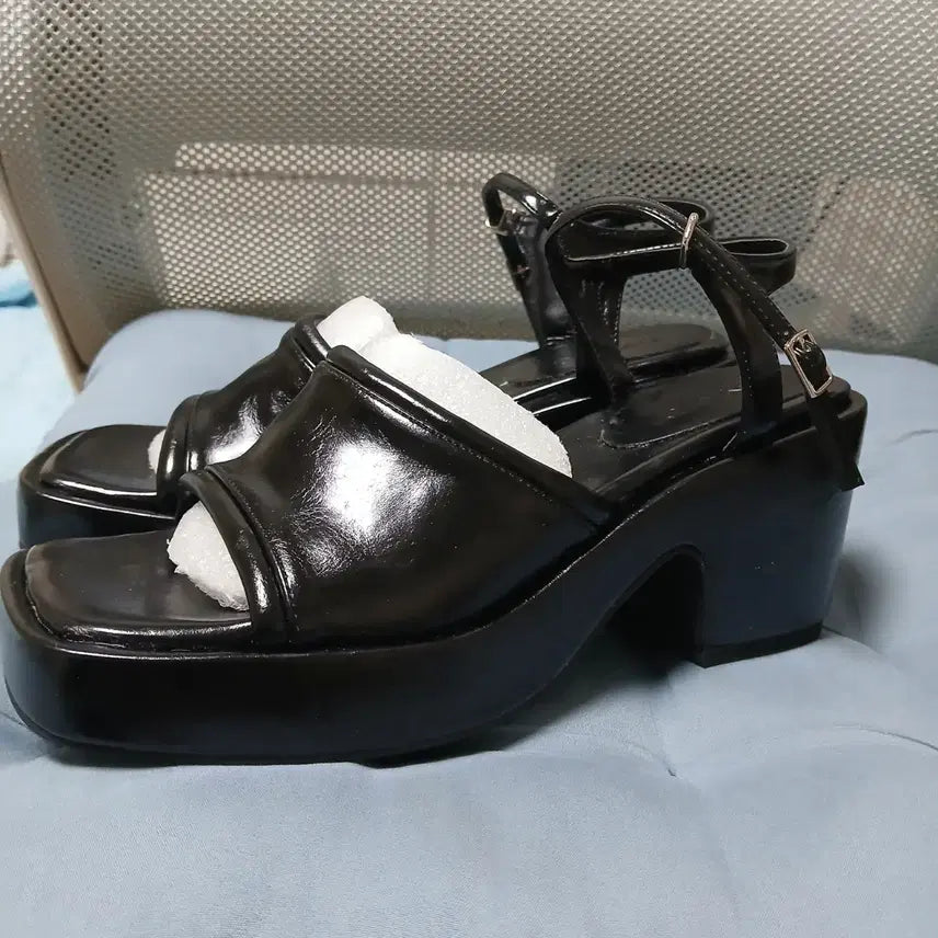 [BUNJANG] Black Strappy Comfortable Stylish Sandals / 블랙 샌들 새상품