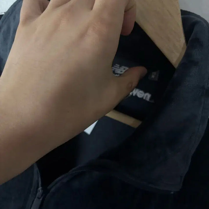 [BUNJANG] New Balance Velvet Track Jacket / 뉴발란스 벨벳 져지