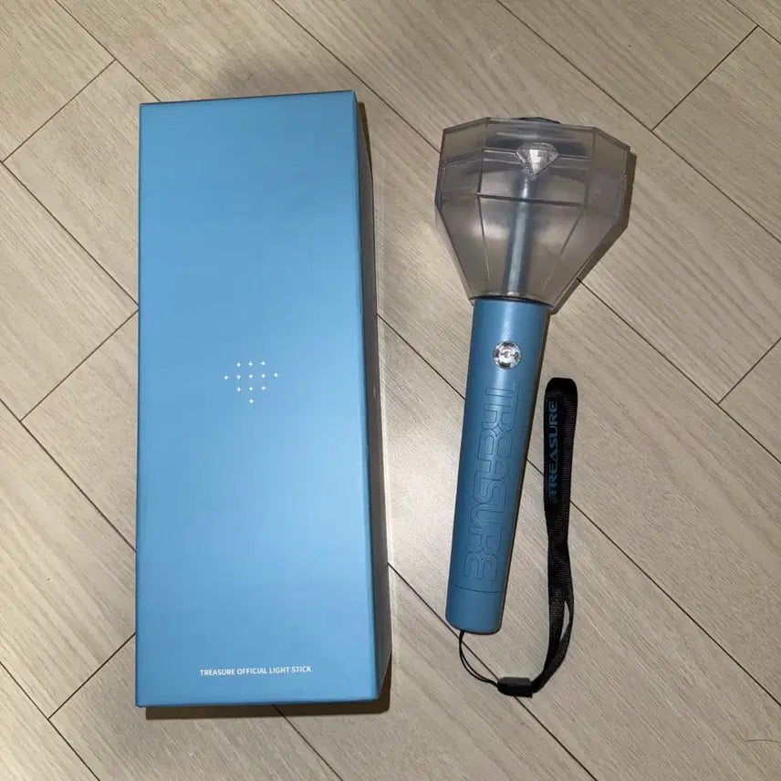[BUNJANG] TREASURE TRIGHT Lightstick Version 1 / 트레저 트라이트 응원봉 버전 1 양도 판매