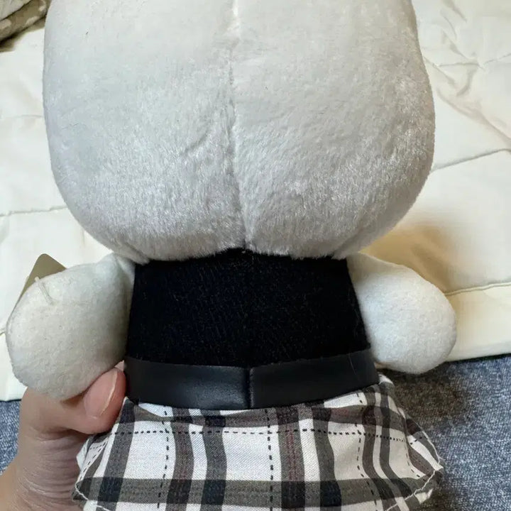 [BUNJANG] Hello Kitty Checkered Skirt Doll with Tag / 헬로키티 체크 인형 판매중 택O