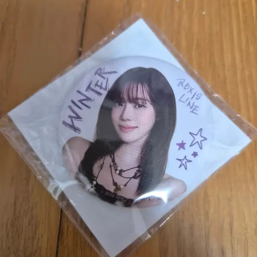 [BUNJANG] Aespa Winter Japan Tokyo Dome Concert Goods Badge / 에스파 윈터 일본 도쿄돔 랜덤 굿즈 뱃지 양도 콘서트 팬미팅 포카 럭드