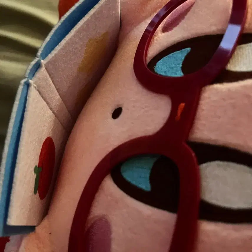 [BUNJANG] Kirby Reading Plush Toy (Rare) / (희귀) 책읽는 별의 커비 인형 정품