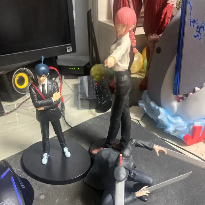 [BUNJANG] Chainsaw Man Makima &amp; Aki Samurai Sword Figure Bundle / 체인소맨 피규어 일괄판매