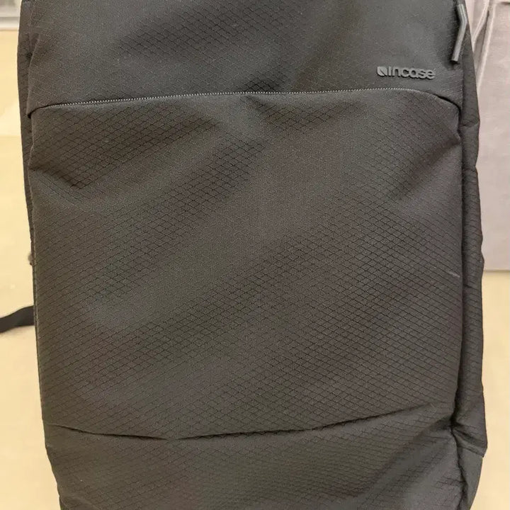 [BUNJANG] Incase City Backpack 24L Diamond Ripstop Black / 인케이스 시티 백팩 24L 다이아몬드 립스톱 블랙