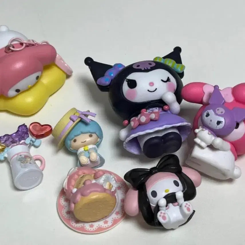 [BUNJANG] Sanrio Gachapon Charm Figure Bundle Set - My Melody, Kuromi, Kiki &amp; Lala / 산리오 가챠 키링 피규어 일괄 마멜 쿠로미 키키라라