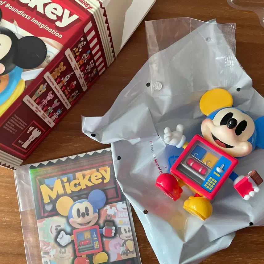 [BUNJANG] Pop Mart Mickey Mouse Vending Machine / 팝마트 미키마우스 영원한 동심 밴딩 머신