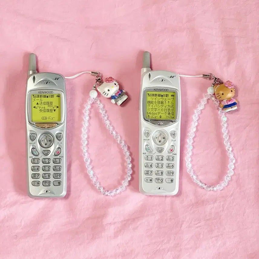 [BUNJANG] 2-Set Docomo Kitty Phone Mock-up Phone Classic Folder Phone / [2set] 키티폰 도코모 갸루폰 목업폰 핸드폰 폴더폰 고전폰 목각폰