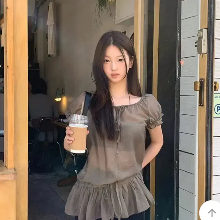 [BUNJANG] Shirring Banding Off-Shoulder Blouse / 셔링 밴딩 오프숄더 블라우스