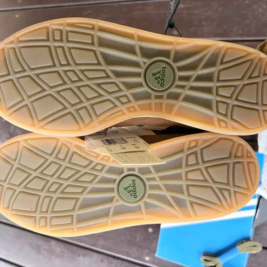 [BUNJANG] Adidas x Human Made Adimatic Sneakers / (새제품) 아디다스x휴먼메이드 아디매틱 255