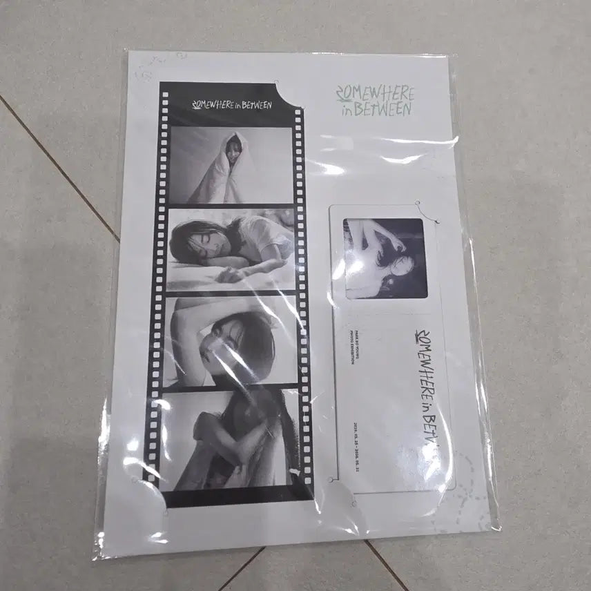 [BUNJANG] Park Bo Young Exhibition Film Bookmark 4-Cut Sticker Set / 박보영 전시회 팜플렛 + 필름북마커 4컷스티커 세트  미개봉 새상품