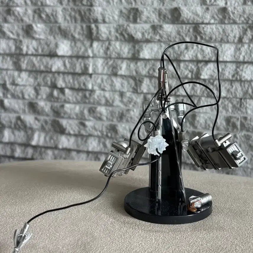 [BUNJANG] Attack on Titan Vertical Maneuvering Equipment Gacha / 진격의거인 입체기동장치 가챠