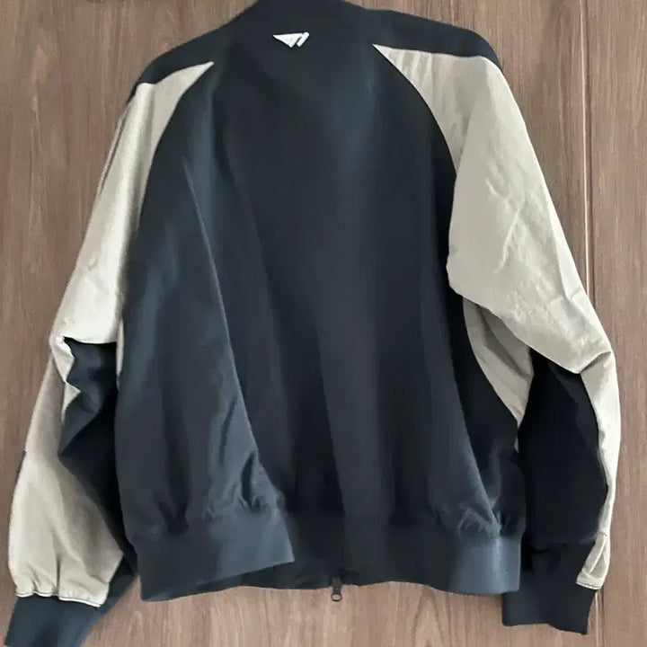 [BUNJANG] Badaners x T1 Collaboration Windbreaker Jacket / BDNS 빠더너스 티원 t1 바람막이 유니폼 점퍼