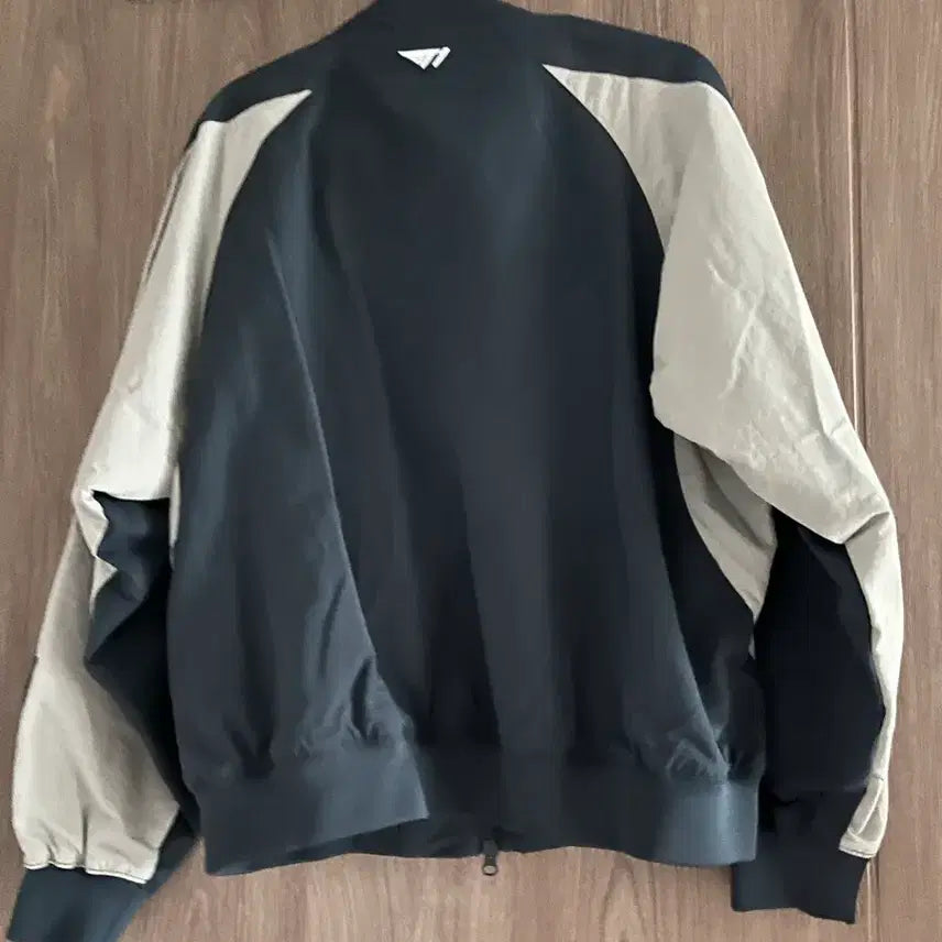 [BUNJANG] Badaners x T1 Collaboration Windbreaker Jacket / BDNS 빠더너스 티원 t1 바람막이 유니폼 점퍼