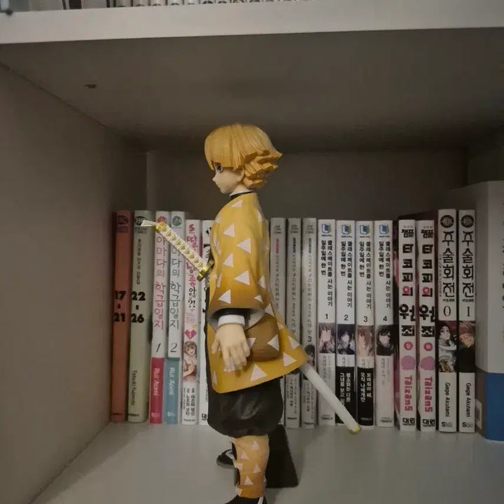 [BUNJANG] Zenitsu Agatsuma Figure / 급처) 젠이츠 피규어 싸게 판매합니다