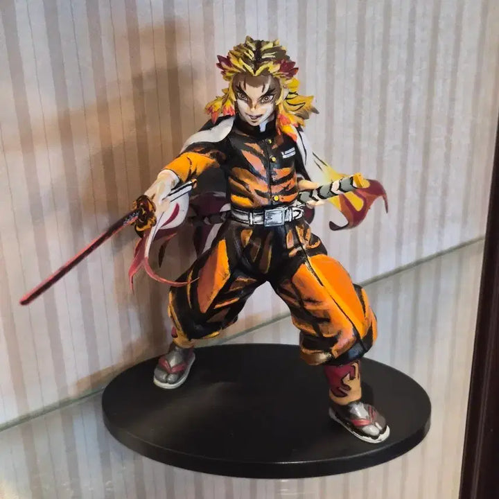 [BUNJANG] Demon Slayer Kyojuro Rengoku Repainted Figure / 귀멸의 칼날 렌고쿠 쿄쥬로 리페인트 피규어