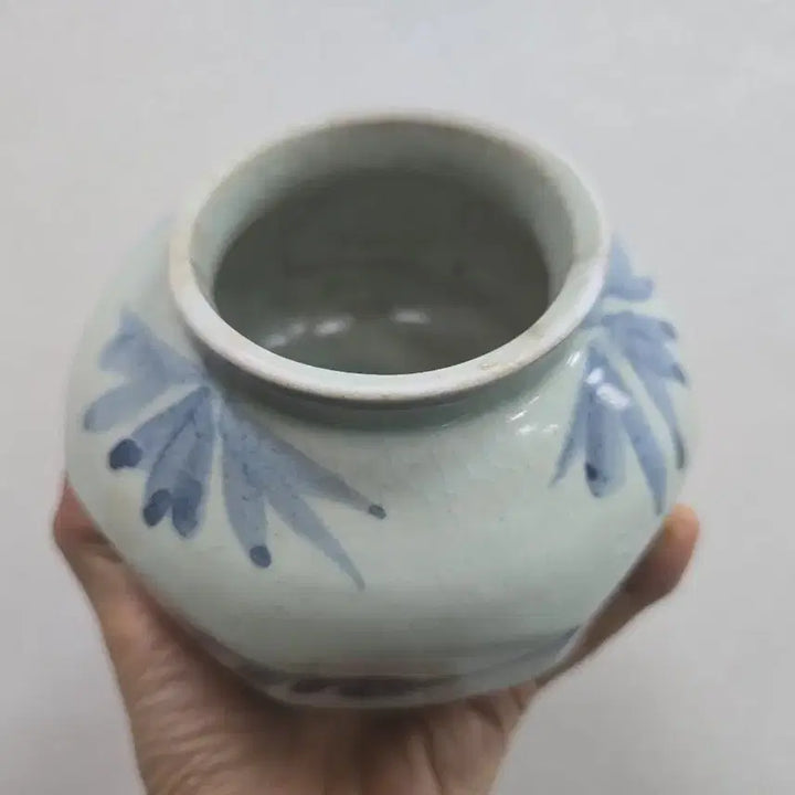 [BUNJANG] Genuine Late Joseon Dynasty Blue-and-White Porcelain Octagonal Vase with Cloisonné Grass Pattern / 진품 조선후기 청화백자 칠보초문 팔각호