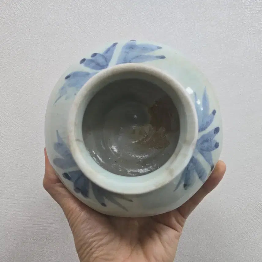 [BUNJANG] Genuine Late Joseon Dynasty Blue-and-White Porcelain Octagonal Vase with Cloisonné Grass Pattern / 진품 조선후기 청화백자 칠보초문 팔각호