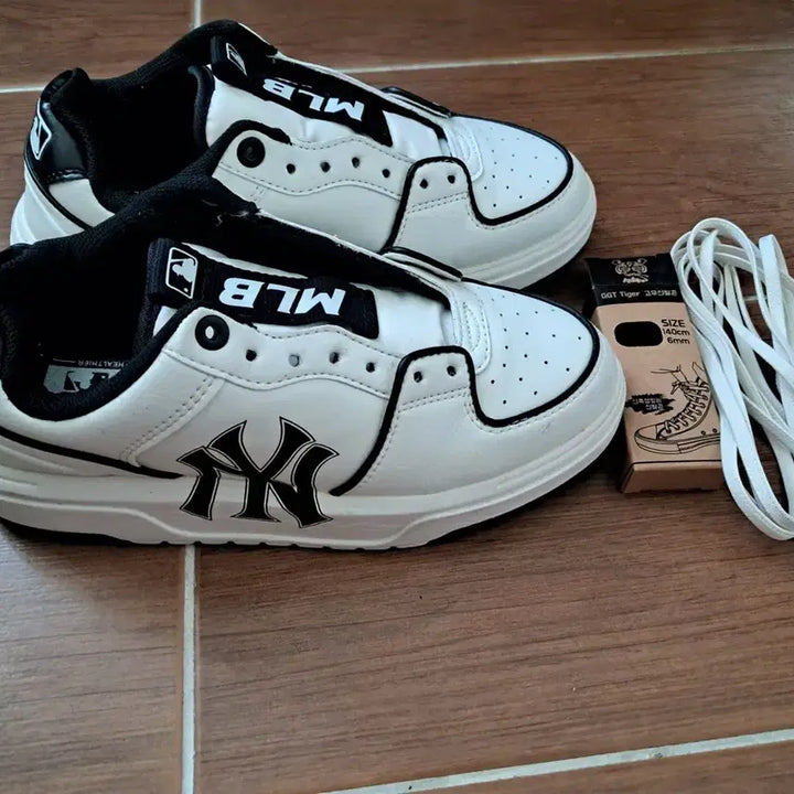 [BUNJANG] MLB Sneakers Athletic Shoes / MLB 스니커즈 운동화 240
