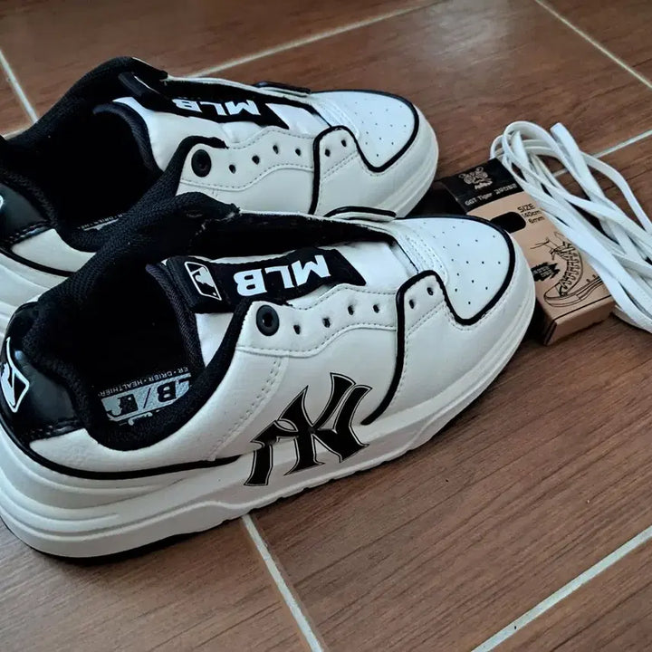 [BUNJANG] MLB Sneakers - Rubber Laces / MLB 스니커즈 운동화 240