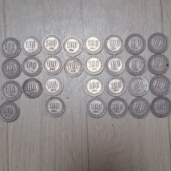 [BUNJANG] 100 Won Coins (1973-1982) - 29 Coins Including Special and Semi-Special Years / 100원 동전 1973년부터 82년까지 특년 준특년 포함 29주