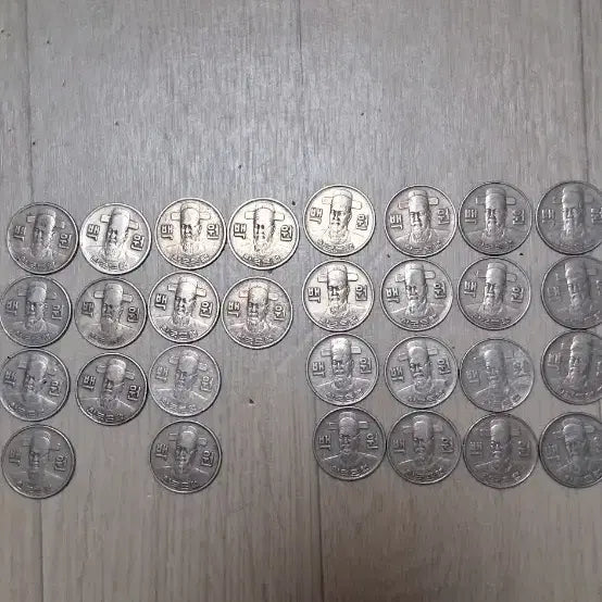 [BUNJANG] 100 Won Coins (1973-1982) - 29 Coins Including Special and Semi-Special Years / 100원 동전 1973년부터 82년까지 특년 준특년 포함 29주