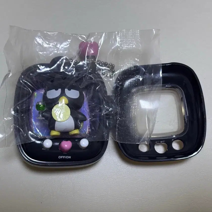 [BUNJANG] Miniso Sanrio Pocket Elf Pouchy Character Keychain Badtz-Maru / 미니소 산리오 포켓 엘프 피규어 키링 배드바츠마루