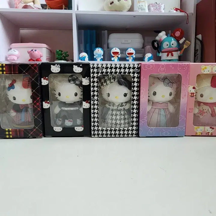 [BUNJANG] Hello Kitty 50th Anniversary Closet Figure Bundle Set / (새상품)헬로키티 50주년 클로젯 피규어 5개일괄