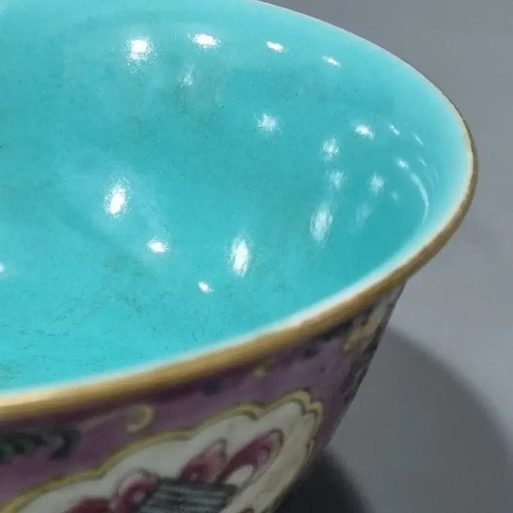 [BUNJANG] Qianlong Period Celadon Porcelain Vase with Eight Treasures and Flower Motif / 대청건륭년제 분채법랑 팔보화훼문 완. 지름 16 높이 7.8
