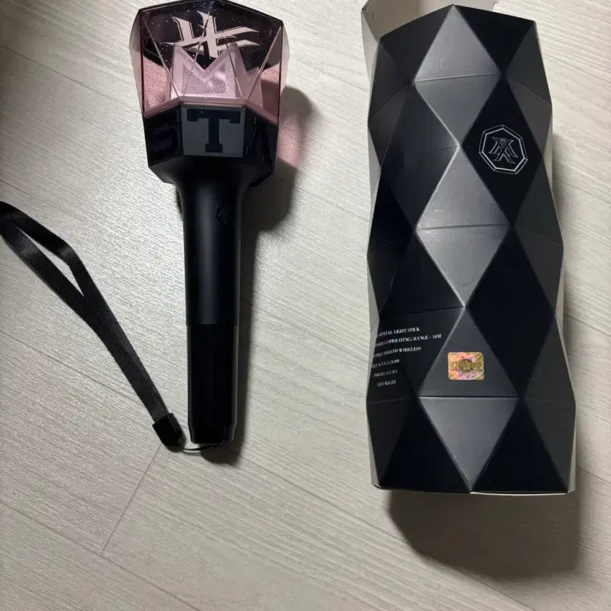 [BUNJANG] MONSTA X Mon-dongi Ver.1 Official Light Stick / 몬스타엑스 몬엑 응원봉 몬둥이 ver.1 양도합니다