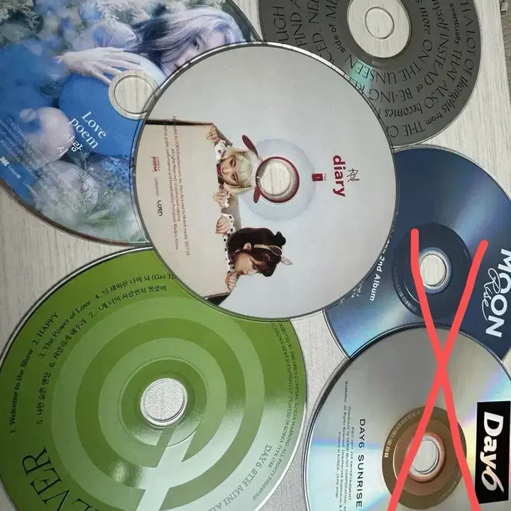 [BUNJANG] IU, BOL4, Taeyeon, DAY6 CD Bundle Set / 아이유, 볼빨간사춘기, 태연, 데이식스 cd