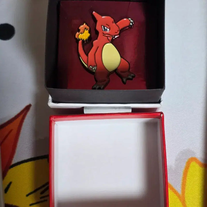 [BUNJANG] CGV Pokemon Random Badge Set 1 - Charizard / cgv포켓몬 랜덤 뱃지 1탄_리자드