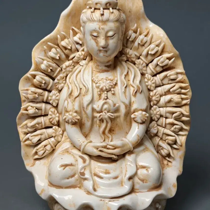 [BUNJANG] Goryeo Dynasty White Porcelain Filigree Vase Buddha Statue / 송 백자 투조 천수관음보살좌상 불상 불교 중국도자기 골동품 수집품