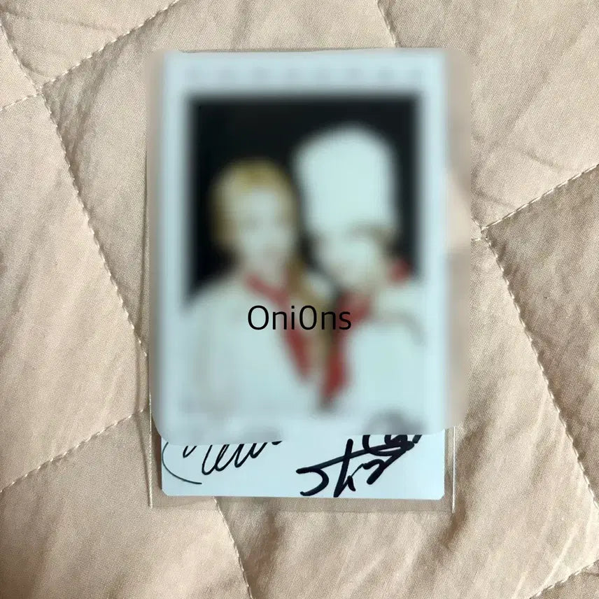 [BUNJANG] KISS OF LIFE Belle Molangz Unit Polaroid Signed Photocard / 키스오브라이프 벨 하늘 몰랑즈 유닛 폴라로이드 싸폴 싸인 폴라로이드 친필