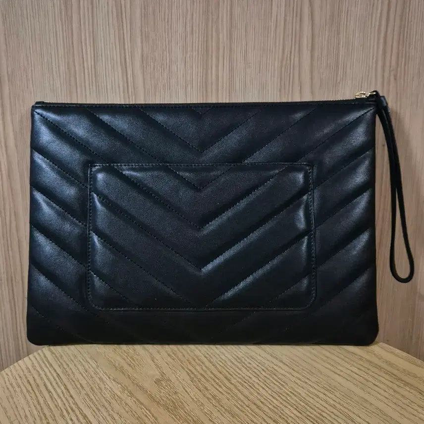 [BUNJANG] JILLSTUART Quilted Logo Clutch Bag - Black / 질스튜어트 클러치백 블랙