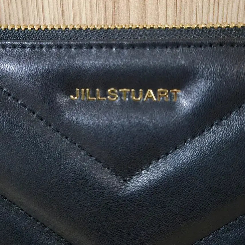 [BUNJANG] JILLSTUART Quilted Logo Clutch Bag - Black / 질스튜어트 클러치백 블랙