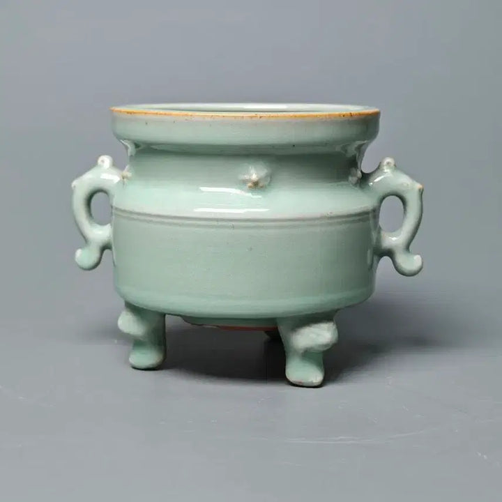 [BUNJANG] Yuan Dynasty Celadon Tripod Censer with Animal Handles, Longquan Kiln Excavated Item / [진품] 명대 말기 요지 출토품 용천요 삼족수이형 향로 중국도자기 골동품