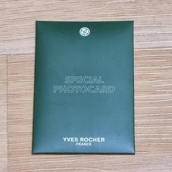 [BUNJANG] Yves Rocher All Day Deep Photocard 1 Set (Sealed) / 미개봉) 이브로쉐 올데프 포카 1set