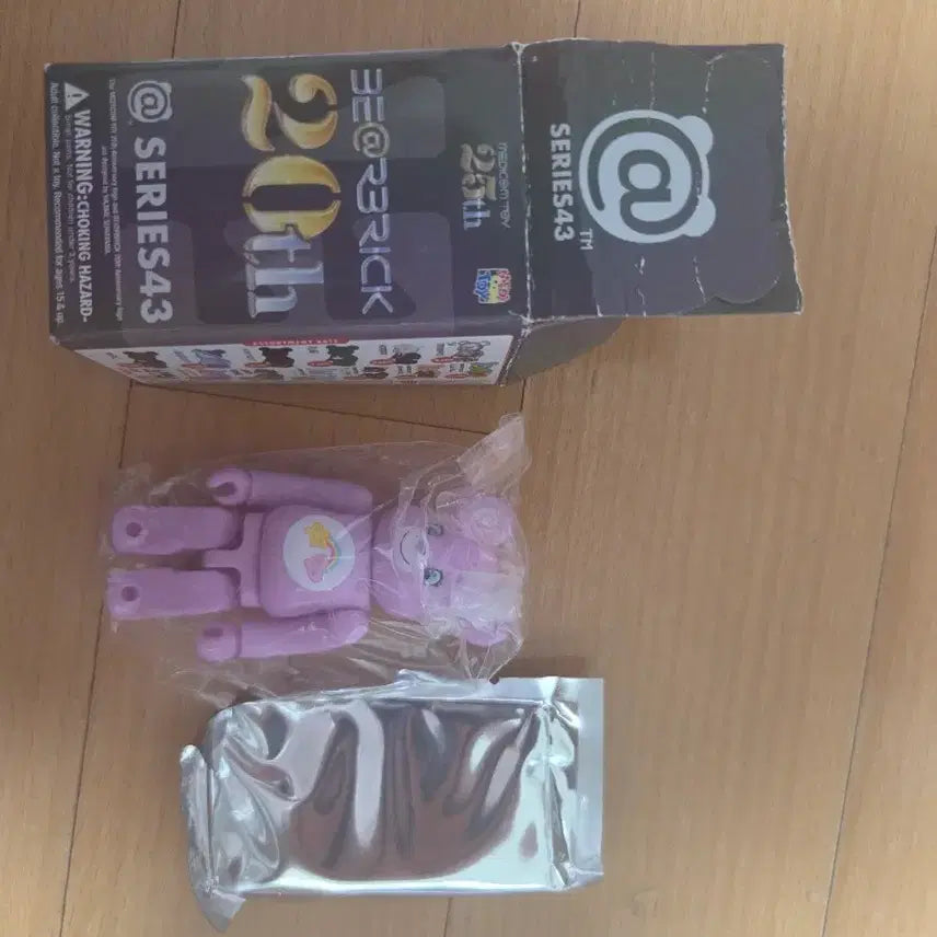 [BUNJANG] Bearbrick Series 43 Care Bears Figure / 베어브릿 시리즈 43 케어베어