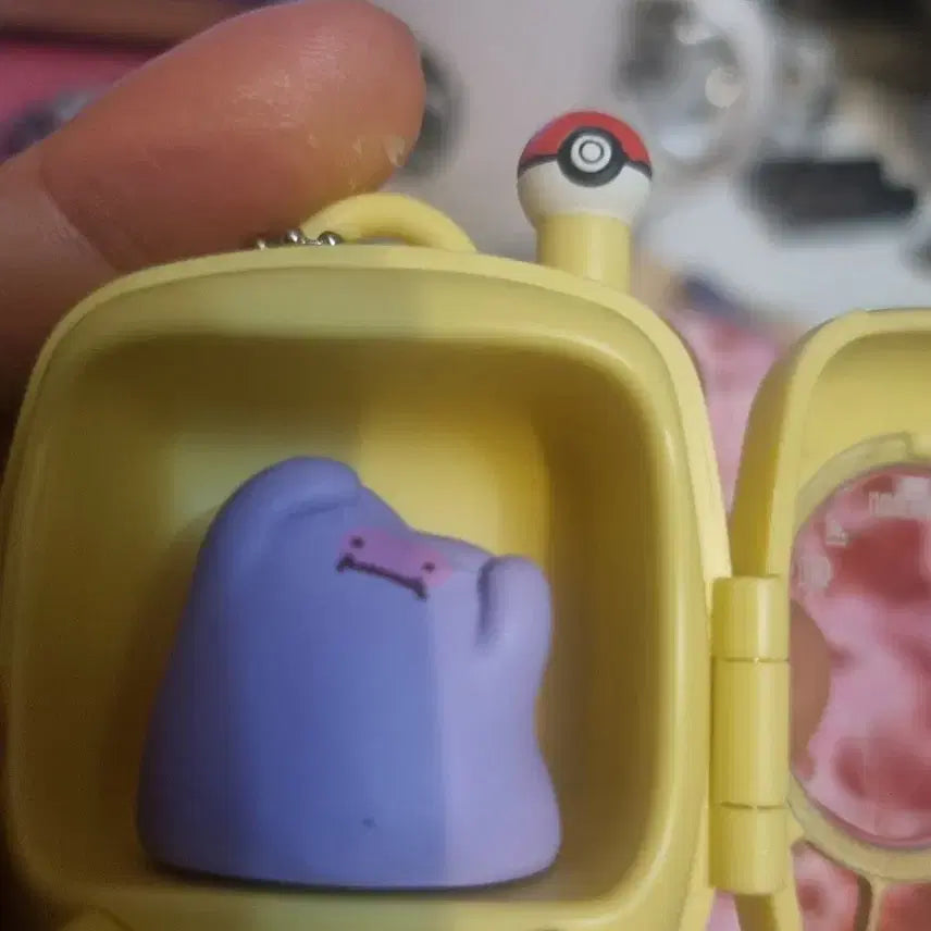 [BUNJANG] Pokemon Metamon Handphone Gacha Figure (Opened) / 메타몽 핸드폰 가챠 멘탈붕괴 중 성수 팝업 포켓몬